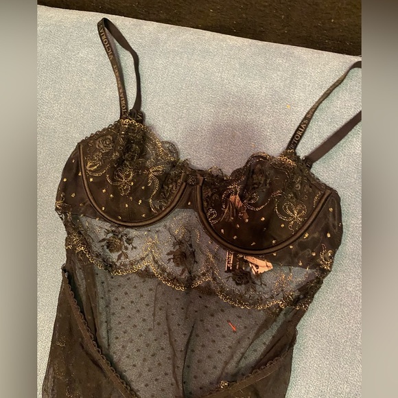 NWT VS lace bodysuit - Picture 2 of 11